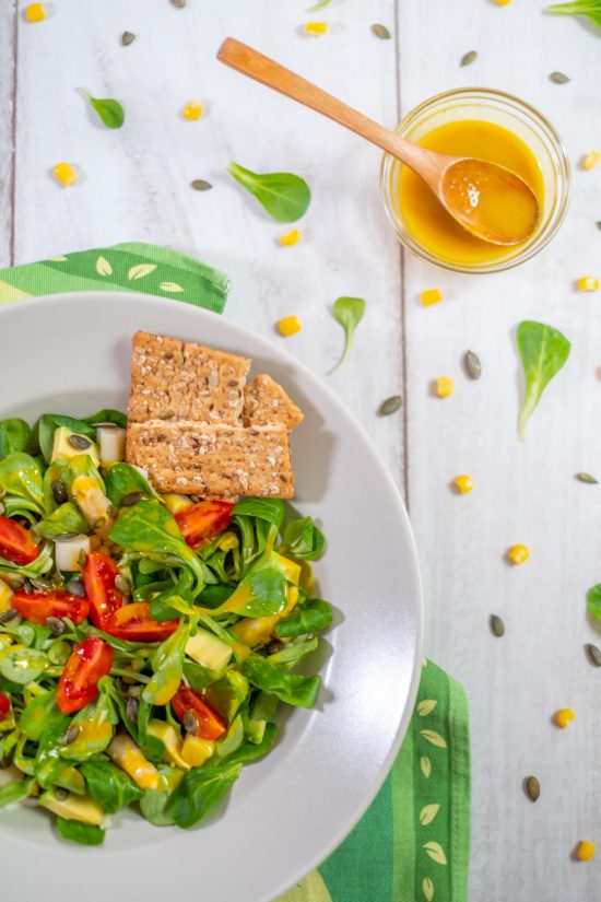 ENSALADA CON VINAGRETA DE CÚRCUMA